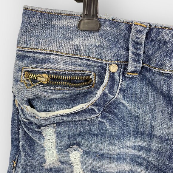 Almost Famous Women’s Low‑Rise Distressed Denim Cut‑Off Short Size 11 Frayed Hem - Picture 4 of 7